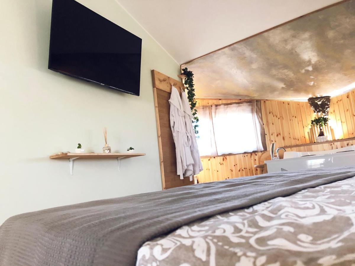 Rent Room Wood Anguillara Sabazia Exterior photo